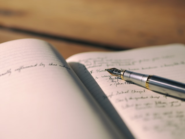 Carnet et stylo plume