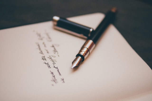 Stylo plume et écriture
